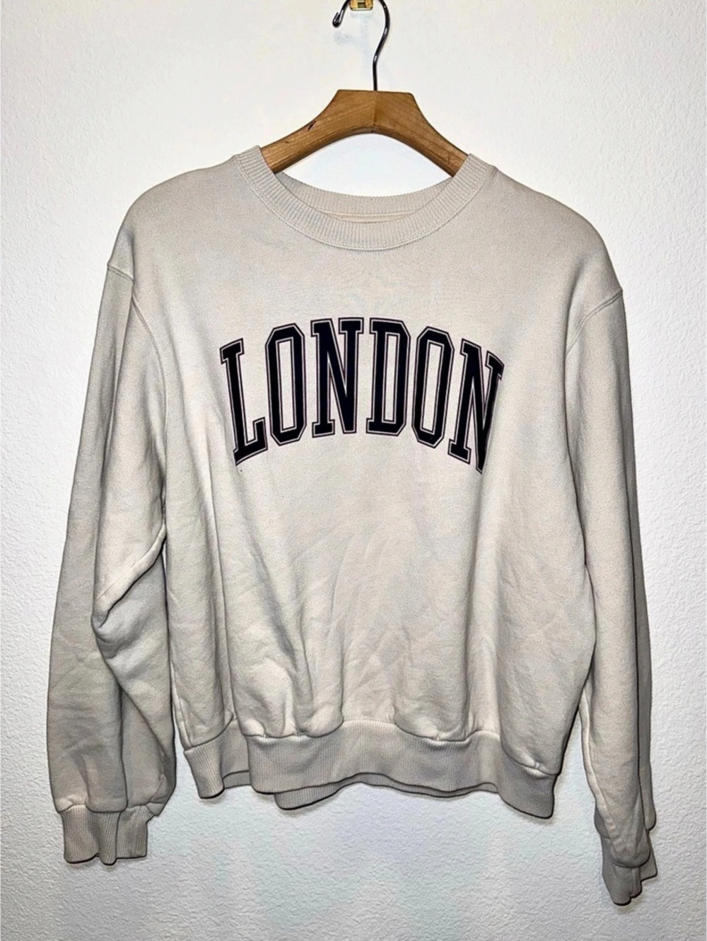 Hollister London Graphic Sweatshirt Gray Small
